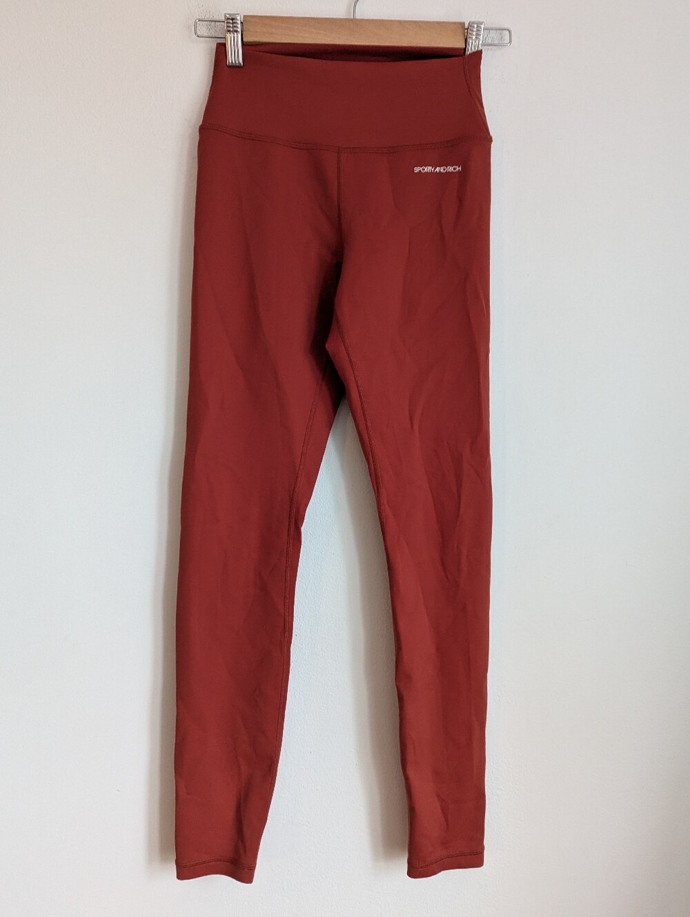 Sporty And Rich Serif Logo Print High Waisted Leggings In Brick Red S
